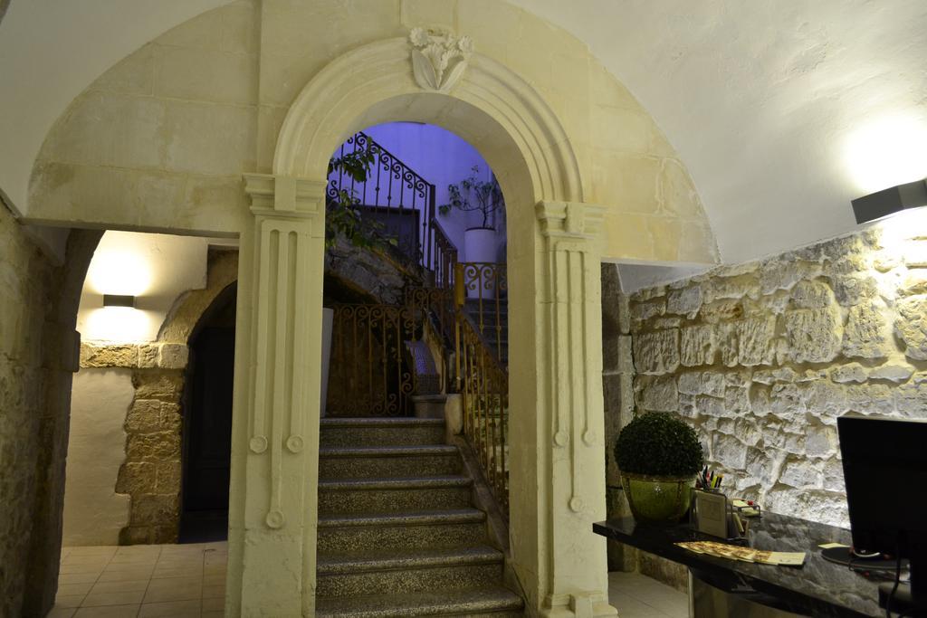 モーディカ Palazzo Beau Bed & Breakfast エクステリア 写真